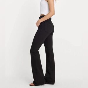 *NWT* Good American ‘Good Classic Slim Bootcut’ Jeans